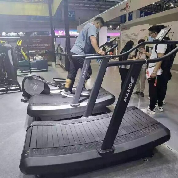 Беговая дорожка Insight Fitness TT-X20 Беговая дорожка Insight Fitness TT-X20